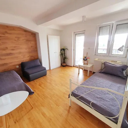 Central Station Apartment *